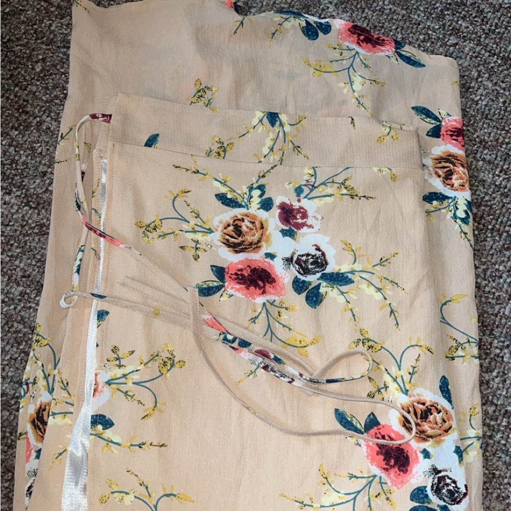 Skirt with Tie straps. One size